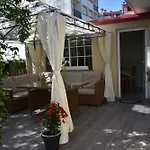 Jardin, Terraza Y Barbacoa *