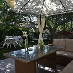 Jardin, Terraza Y Barbacoa * O Grove