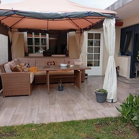 Jardin, Terraza Y Barbacoa דירה או גרובה