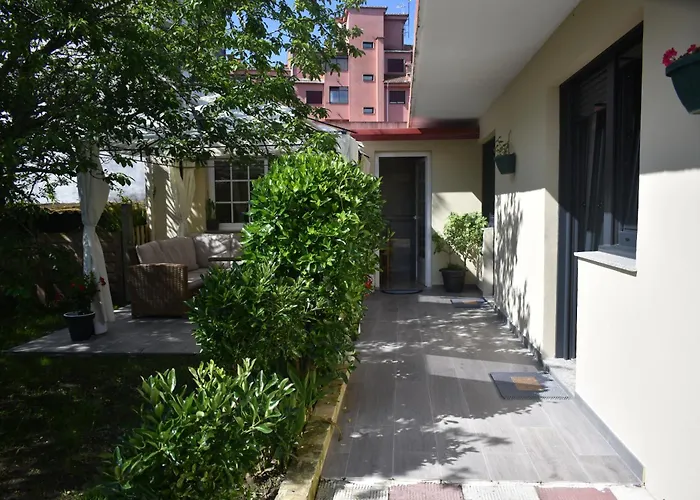 Jardin, Terraza Y Barbacoa 格罗韦