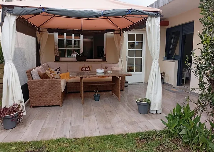 Jardin, Terraza Y Barbacoa 公寓 格罗韦