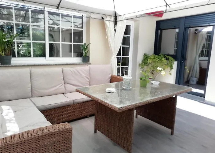 Jardin, Terraza Y Barbacoa * 格罗韦
